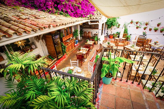 patio andaluz private